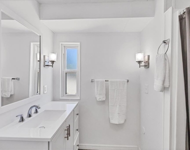 3280 Holly Avenue - Photo Thumbnail 27