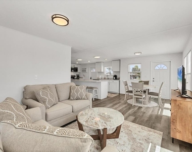 3280 Holly Avenue - Photo Thumbnail 11