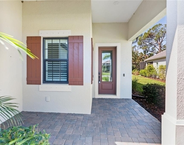13017 Steinhatchee Loop - Photo Thumbnail 7
