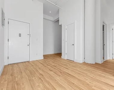 81 Willoughby Street - Photo Thumbnail 2