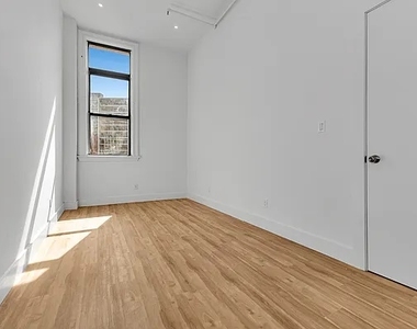 81 Willoughby Street - Photo Thumbnail 5