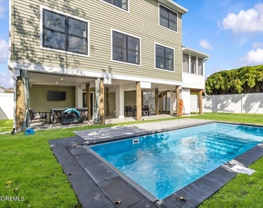 1608 East Street - Photo Thumbnail 7