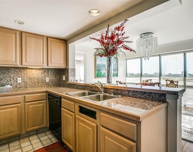 4242 Lomo Alto Drive - Photo Thumbnail 5