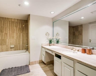 4242 Lomo Alto Drive - Photo Thumbnail 8