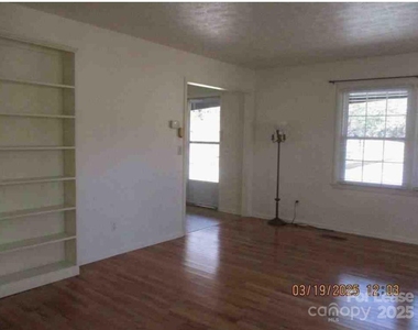 200 Daniel Drive - Photo Thumbnail 5