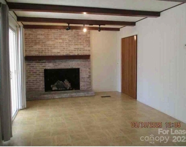 200 Daniel Drive - Photo Thumbnail 12