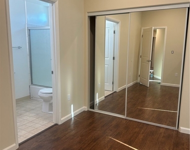 14233 Tiara Street - Photo Thumbnail 13