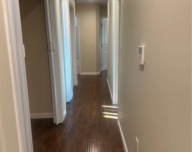 14233 Tiara Street - Photo Thumbnail 16