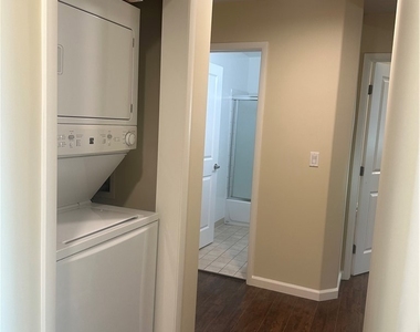 14233 Tiara Street - Photo Thumbnail 19