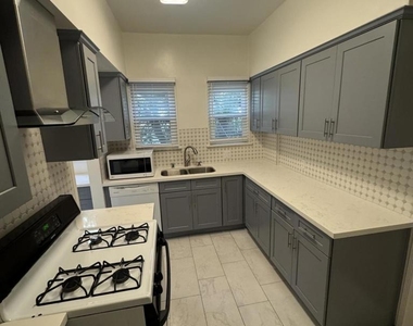 368 Crescent Drive - Photo Thumbnail 1