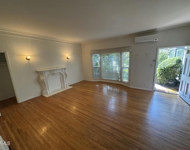 368 Crescent Drive - Photo Thumbnail 3