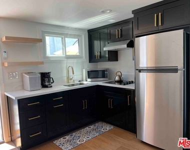 4313 1/2 W 59th Street - Photo Thumbnail 3