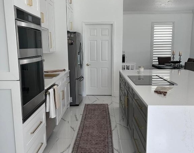 3158 Sw Martin Street - Photo Thumbnail 15
