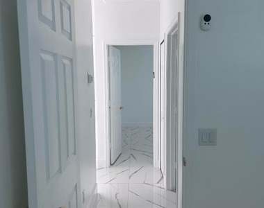 3158 Sw Martin Street - Photo Thumbnail 12