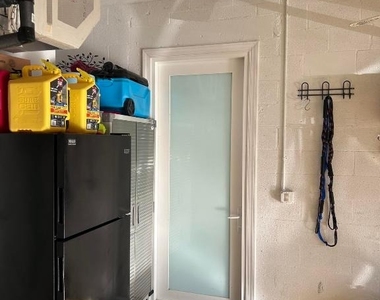 3158 Sw Martin Street - Photo Thumbnail 6