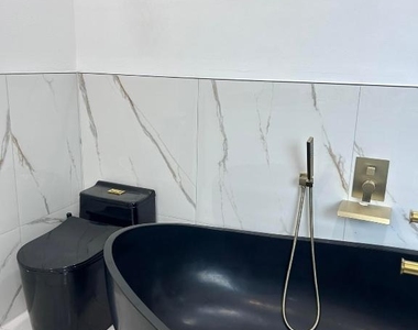 3158 Sw Martin Street - Photo Thumbnail 1