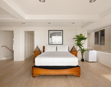 6276 Camino De La Costa - Photo Thumbnail 23