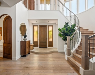 7729 Ivanhoe Avenue - Photo Thumbnail 1