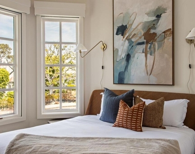 7729 Ivanhoe Avenue - Photo Thumbnail 15