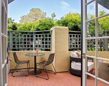 7729 Ivanhoe Avenue - Photo Thumbnail 9