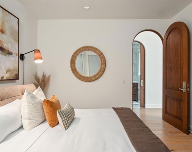 7729 Ivanhoe Avenue - Photo Thumbnail 23