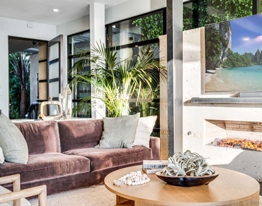 282 Neptune Avenue - Photo Thumbnail 9