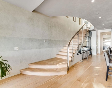 282 Neptune Avenue - Photo Thumbnail 23