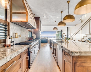 282 Neptune Avenue - Photo Thumbnail 16