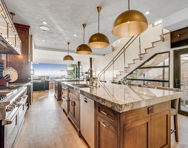 282 Neptune Avenue - Photo Thumbnail 15