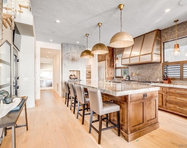 282 Neptune Avenue - Photo Thumbnail 13