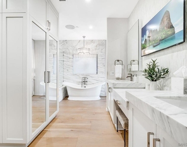 282 Neptune Avenue - Photo Thumbnail 32