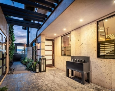282 Neptune Avenue - Photo Thumbnail 14