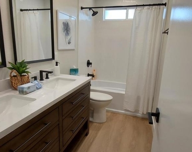 3327 Rainbow Creek Circle - Photo Thumbnail 15