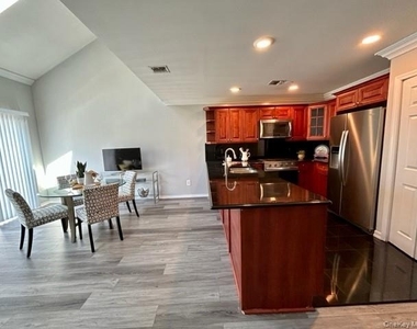 111 Horizon View Drive - Photo Thumbnail 3