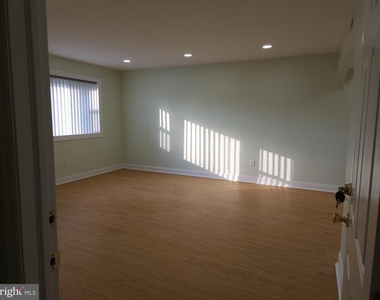 8303 Ridgeway Street - Photo Thumbnail 2