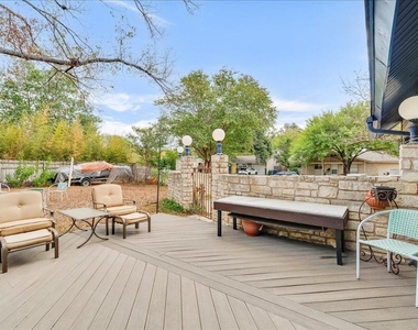 8001 Briarwood Ln - Photo Thumbnail 22