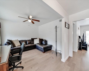 8001 Briarwood Ln - Photo Thumbnail 6