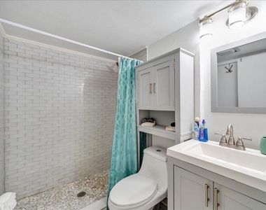 8001 Briarwood Ln - Photo Thumbnail 13
