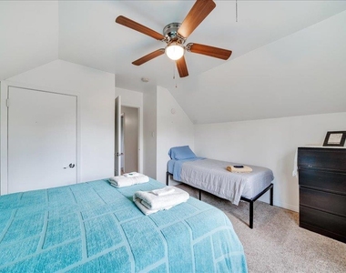 8001 Briarwood Ln - Photo Thumbnail 20