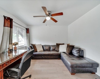 8001 Briarwood Ln - Photo Thumbnail 5