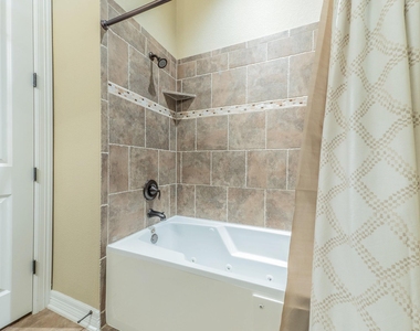 826 San Remo Blvd - Photo Thumbnail 15