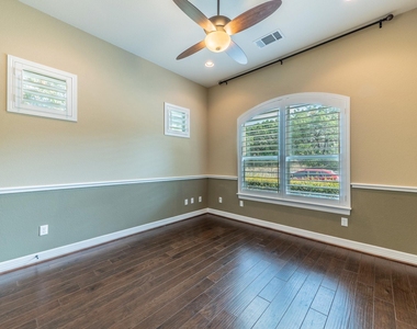 826 San Remo Blvd - Photo Thumbnail 13