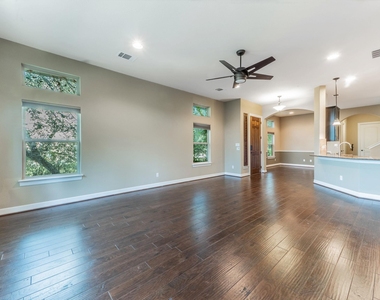 826 San Remo Blvd - Photo Thumbnail 2