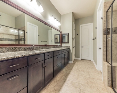 826 San Remo Blvd - Photo Thumbnail 11