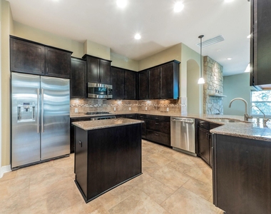 826 San Remo Blvd - Photo Thumbnail 4