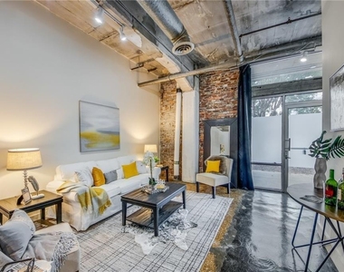659 Auburn Avenue Ne - Photo Thumbnail 2