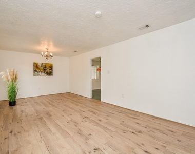 3315 Honey Creek Drive - Photo Thumbnail 4