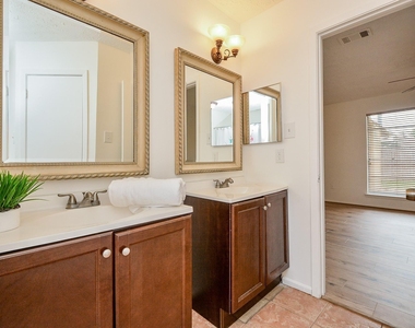 3315 Honey Creek Drive - Photo Thumbnail 21