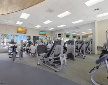 14663 Edgewater Circle - Photo Thumbnail 31