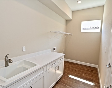 8437 Rosa Court - Photo Thumbnail 15
